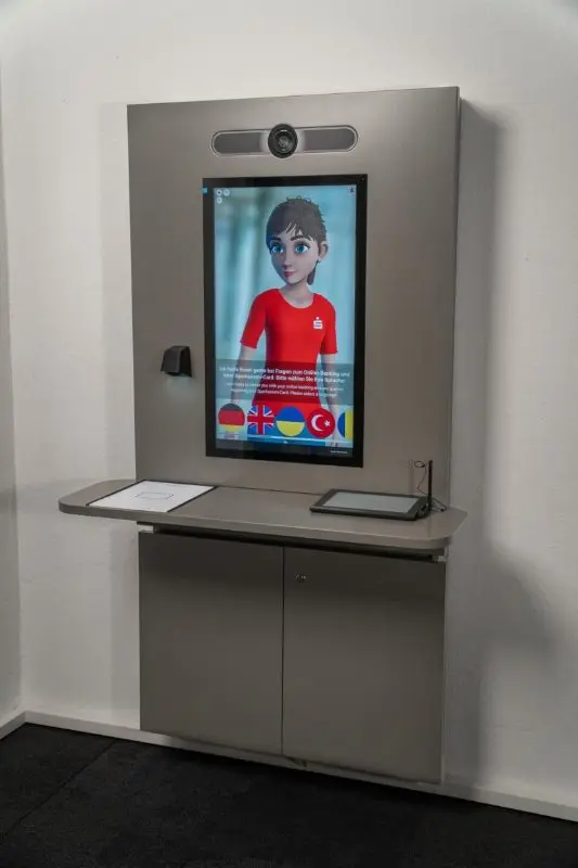 vidone_INES_wall_mit Kim